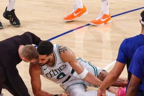 爱游戏官网-科维托娃在热火比赛中夺冠塔图姆在雄鹿比赛中大胜之后，巴特勒在独行侠比赛中险胜的简单介绍