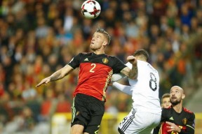 爱游戏-包含荷甲赛程吃紧，托特纳姆今夜主帅复盘，气氛紧张，轮换策略成焦点的词条